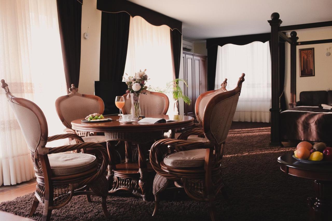 Aivengo Hotel Kolodenka Buitenkant foto