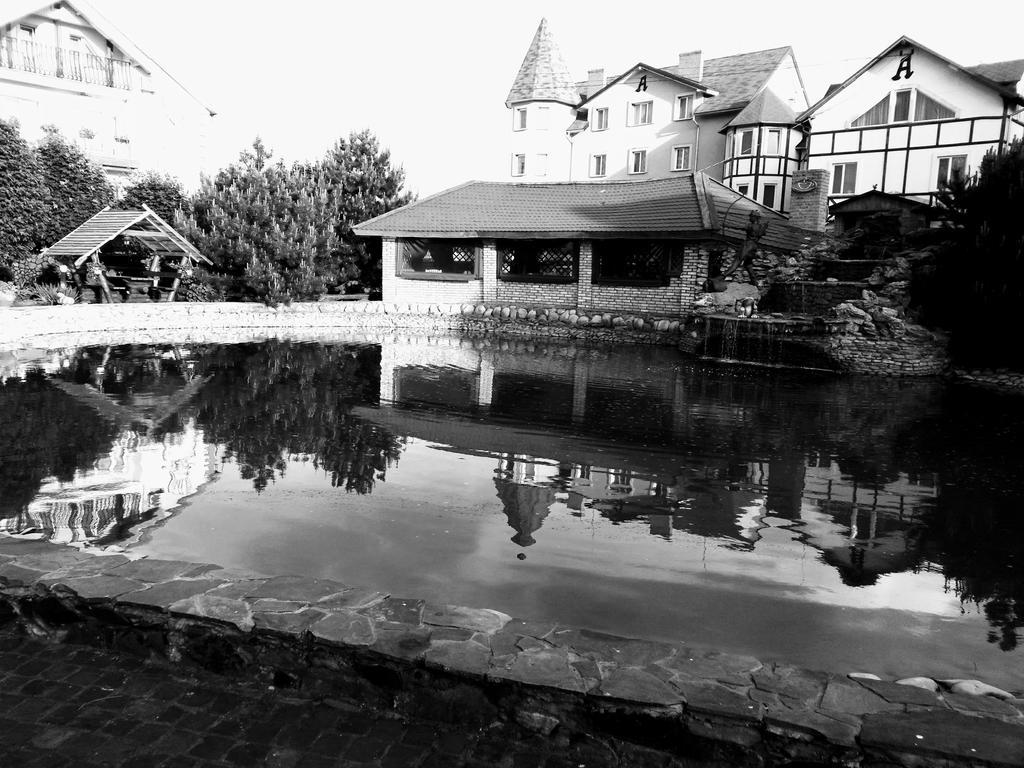 Aivengo Hotel Kolodenka Buitenkant foto