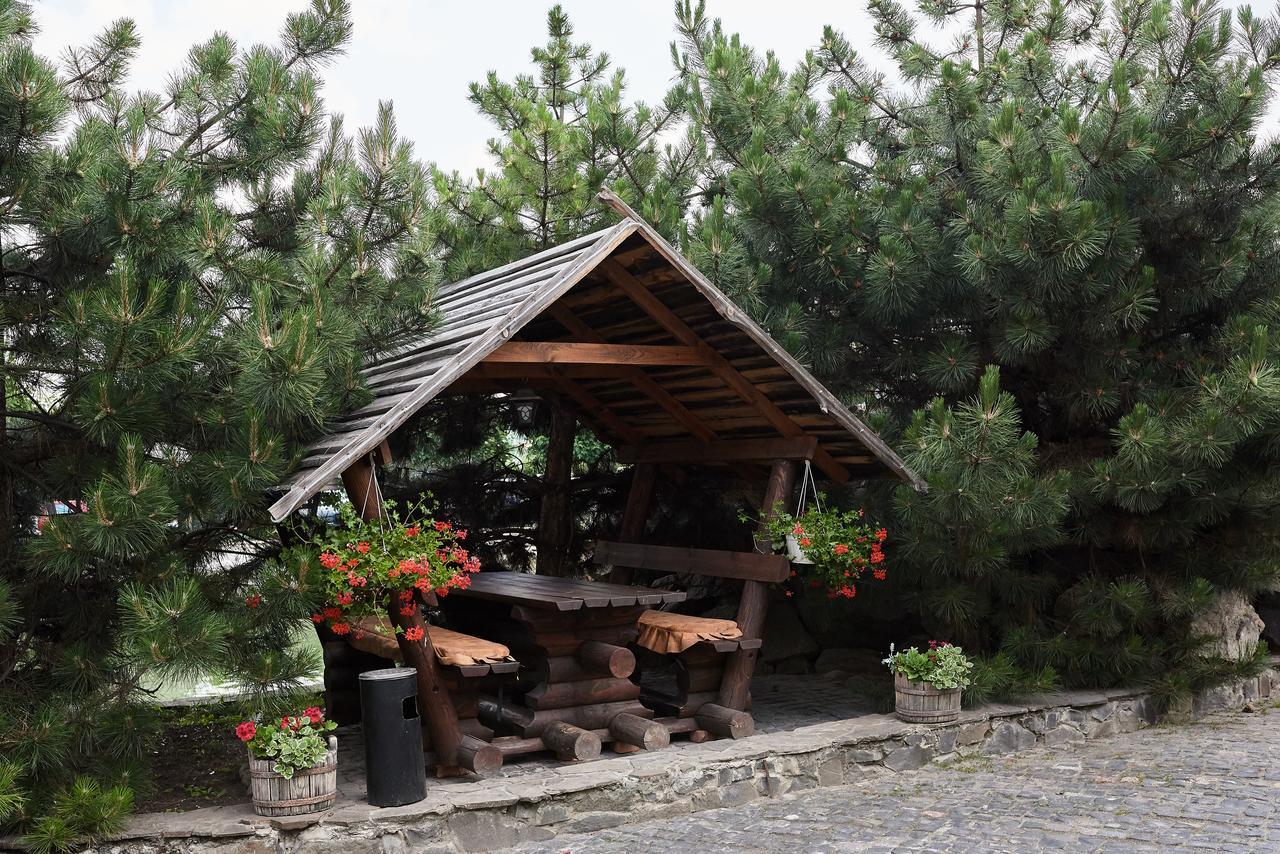 Aivengo Hotel Kolodenka Buitenkant foto